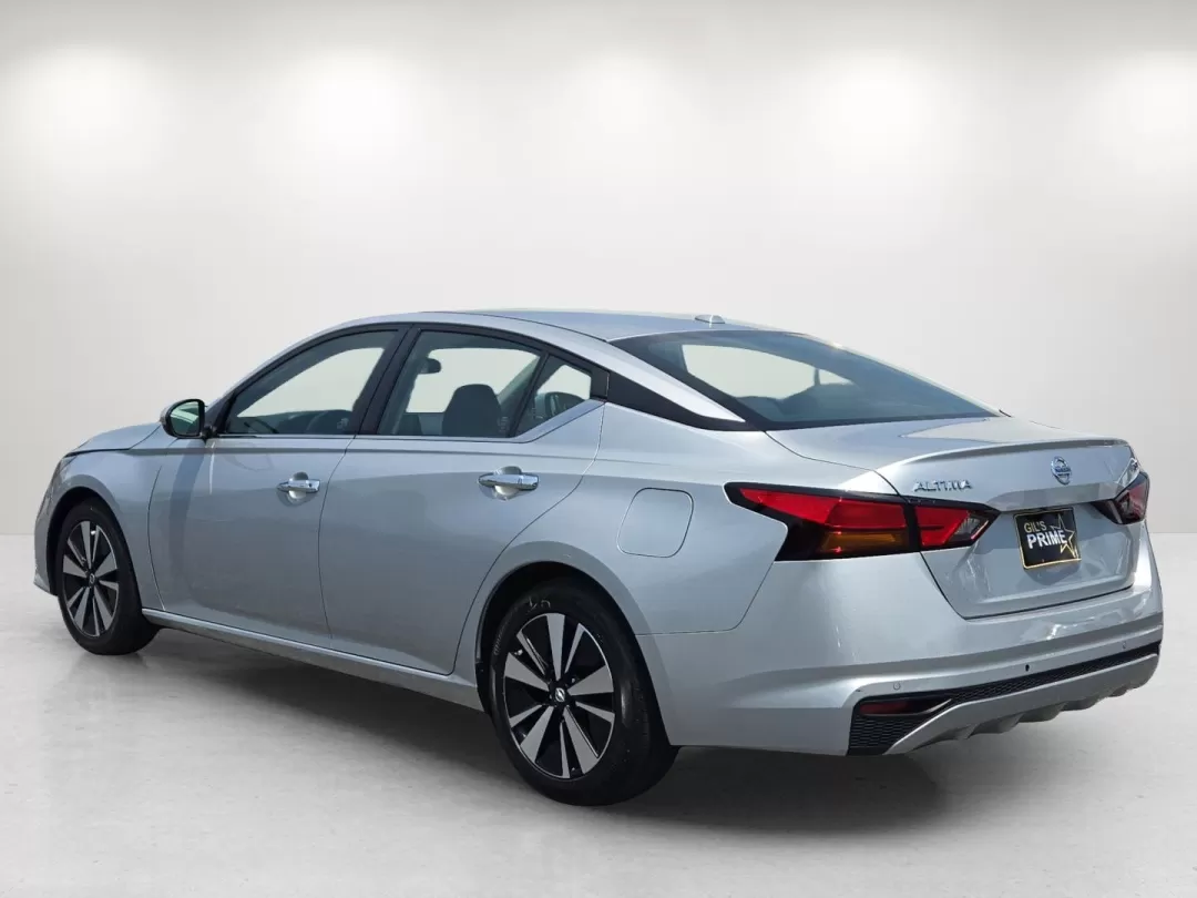 2022 /Charcoal Nissan Altima 2.5 SV (1N4BL4DV3NN) with an Other engine, located at 3959 U.S. 80 W, Phenix City, AL, 36870, (334) 297-4885, 32.469296, -85.135185 - **Experience the Joy of Driving with the 2022 Nissan Altima at Gils Auto - Your Trusted Buy Here Pay Here Dealer in Phenix City, AL!**<br /> <br /> Are you searching for the perfect vehicle that combines comfort, safety, and style for your daily commutes or weekend adventures? Look no further than t - Photo#6