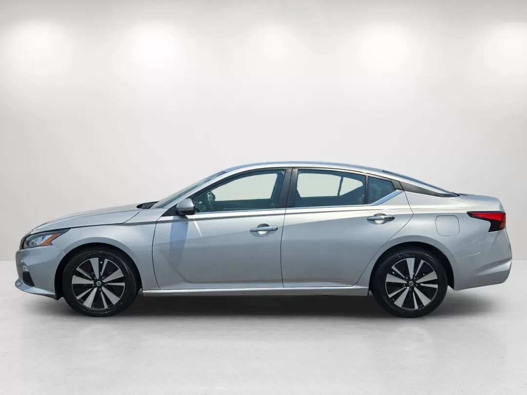 2022 /Charcoal Nissan Altima 2.5 SV (1N4BL4DV3NN) with an Other engine, located at 3959 U.S. 80 W, Phenix City, AL, 36870, (334) 297-4885, 32.469296, -85.135185 - **Experience the Joy of Driving with the 2022 Nissan Altima at Gils Auto - Your Trusted Buy Here Pay Here Dealer in Phenix City, AL!**<br /> <br /> Are you searching for the perfect vehicle that combines comfort, safety, and style for your daily commutes or weekend adventures? Look no further than t - Photo#7