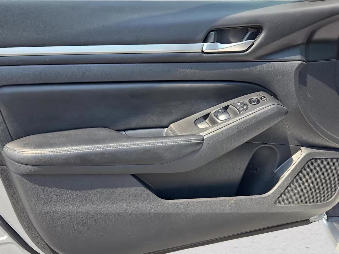 2022 /Charcoal Nissan Altima 2.5 SV (1N4BL4DV3NN) with an Other engine, located at 3959 U.S. 80 W, Phenix City, AL, 36870, (334) 297-4885, 32.469296, -85.135185 - **Experience the Joy of Driving with the 2022 Nissan Altima at Gils Auto - Your Trusted Buy Here Pay Here Dealer in Phenix City, AL!**<br /> <br /> Are you searching for the perfect vehicle that combines comfort, safety, and style for your daily commutes or weekend adventures? Look no further than t - Photo#9