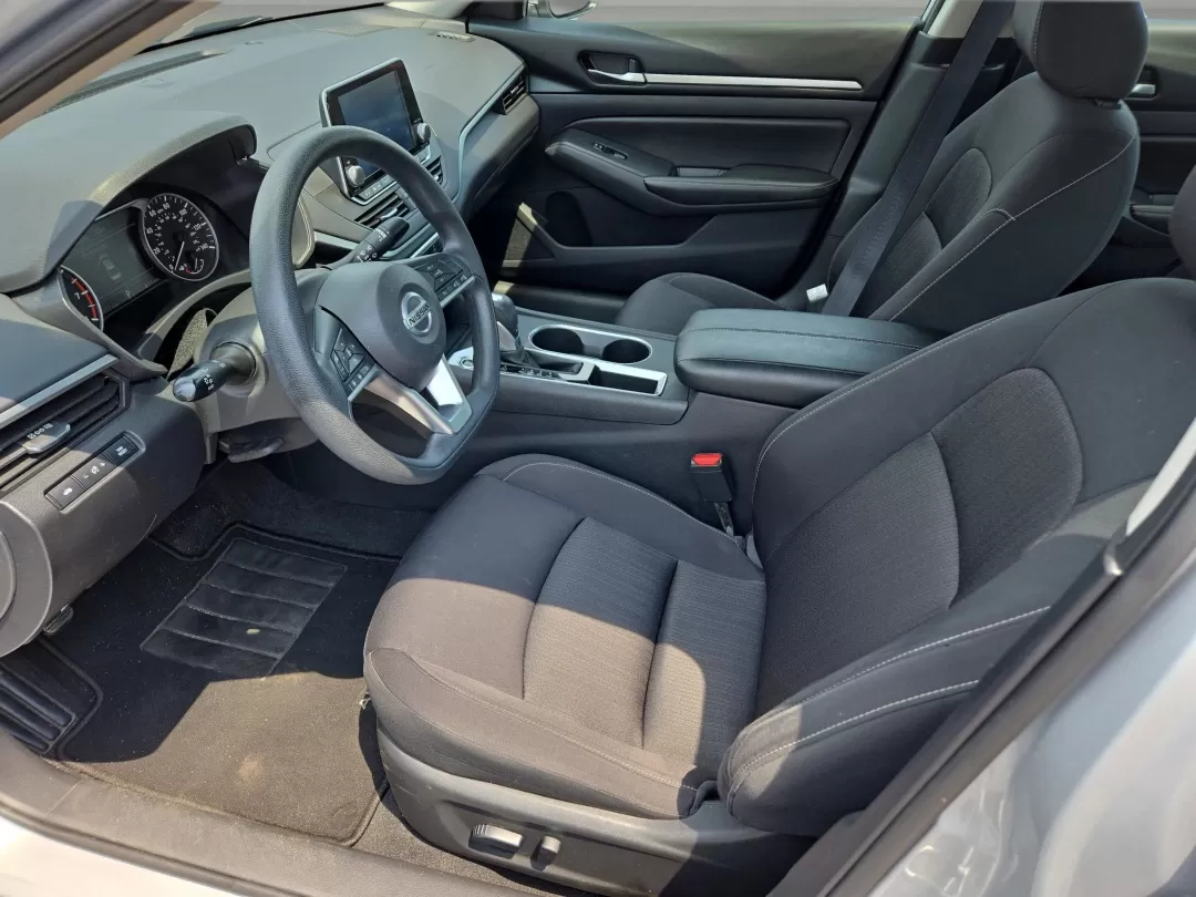 2022 /Charcoal Nissan Altima 2.5 SV (1N4BL4DV3NN) with an Other engine, located at 3959 U.S. 80 W, Phenix City, AL, 36870, (334) 297-4885, 32.469296, -85.135185 - **Experience the Joy of Driving with the 2022 Nissan Altima at Gils Auto - Your Trusted Buy Here Pay Here Dealer in Phenix City, AL!**<br /> <br /> Are you searching for the perfect vehicle that combines comfort, safety, and style for your daily commutes or weekend adventures? Look no further than t - Photo#11