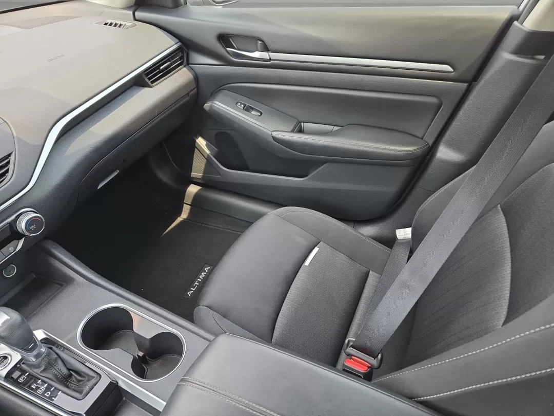 2022 /Charcoal Nissan Altima 2.5 SV (1N4BL4DV3NN) with an Other engine, located at 3959 U.S. 80 W, Phenix City, AL, 36870, (334) 297-4885, 32.469296, -85.135185 - **Experience the Joy of Driving with the 2022 Nissan Altima at Gils Auto - Your Trusted Buy Here Pay Here Dealer in Phenix City, AL!**<br /> <br /> Are you searching for the perfect vehicle that combines comfort, safety, and style for your daily commutes or weekend adventures? Look no further than t - Photo#14