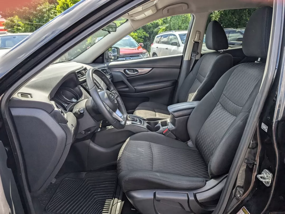 2019 /Charcoal Nissan Rogue S (5N1AT2MT2KC) with an Other engine, located at 3959 U.S. 80 W, Phenix City, AL, 36870, (334) 297-4885, 32.469296, -85.135185 - ### Discover Adventure with the 2019 Nissan Rogue at Gils Auto - Phenix City<br /> <br /> Are you ready to upgrade your family adventures or daily commute? The 2019 Nissan Rogue is the perfect SUV that combines style, comfort, and practicality, making it an excellent choice for growing families or b - Photo#9