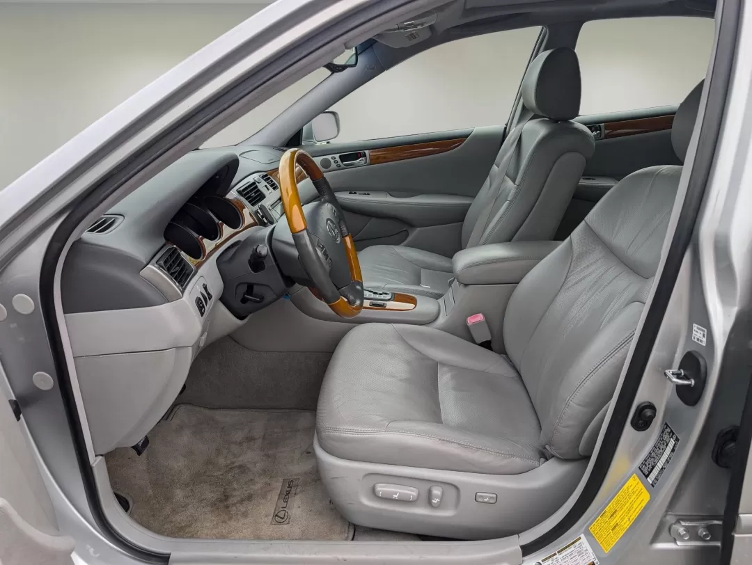 2006 Lexus ES 330 (JTHBA30G665) with an Other engine, located at 3959 U.S. 80 W, Phenix City, AL, 36870, (334) 297-4885, 32.469296, -85.135185 - **Experience Luxury with Peace of Mind: 2006 Lexus ES 330 at Gils Auto!**<br /> <br /> Are you seeking a blend of comfort, reliability, and affordability for your daily commute or family outings? Look no further! The 2006 Lexus ES 330 available at Gils Auto in Phenix City, AL, is the perfect solutio - Photo#9