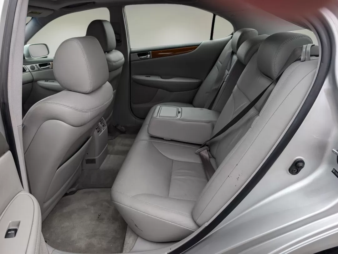 2006 Lexus ES 330 (JTHBA30G665) with an Other engine, located at 3959 U.S. 80 W, Phenix City, AL, 36870, (334) 297-4885, 32.469296, -85.135185 - **Experience Luxury with Peace of Mind: 2006 Lexus ES 330 at Gils Auto!**<br /> <br /> Are you seeking a blend of comfort, reliability, and affordability for your daily commute or family outings? Look no further! The 2006 Lexus ES 330 available at Gils Auto in Phenix City, AL, is the perfect solutio - Photo#10