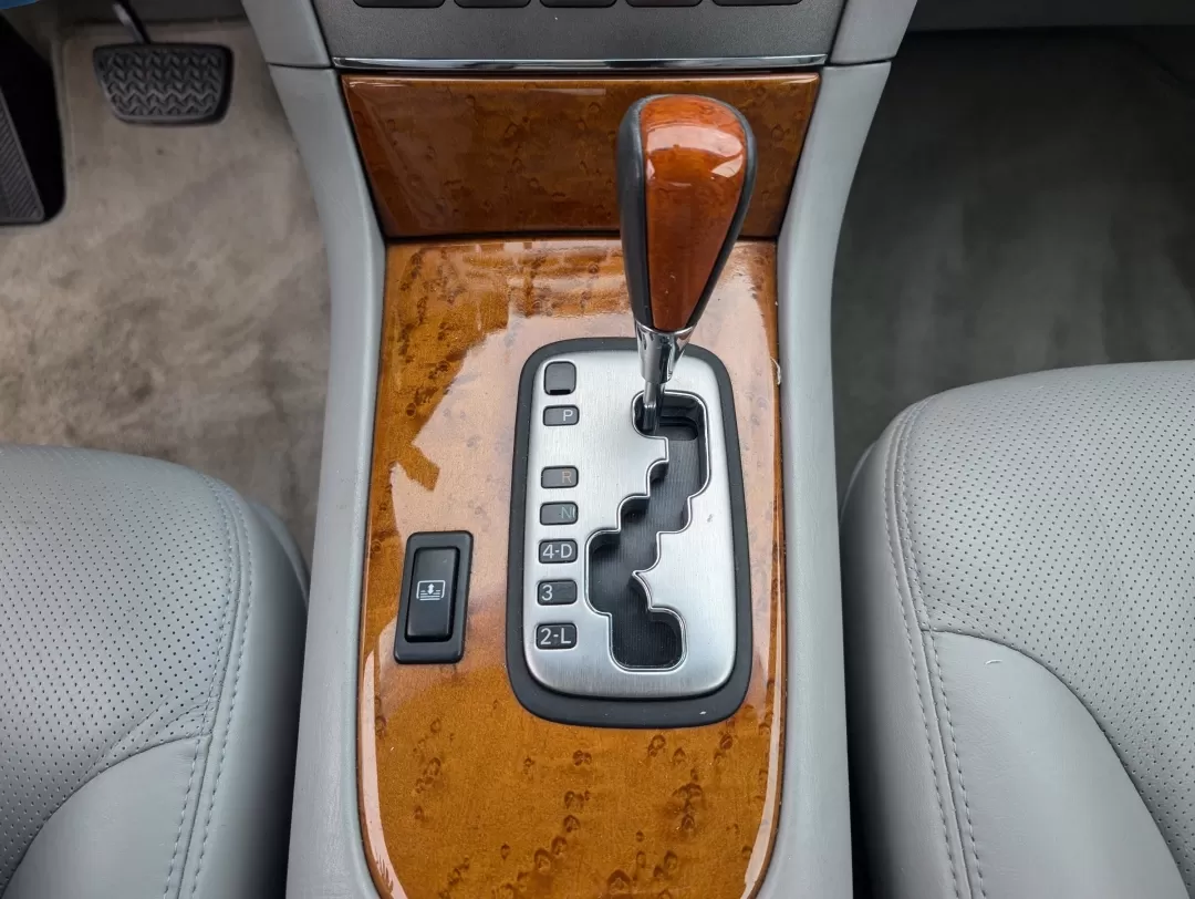 2006 Lexus ES 330 (JTHBA30G665) with an Other engine, located at 3959 U.S. 80 W, Phenix City, AL, 36870, (334) 297-4885, 32.469296, -85.135185 - **Experience Luxury with Peace of Mind: 2006 Lexus ES 330 at Gils Auto!**<br /> <br /> Are you seeking a blend of comfort, reliability, and affordability for your daily commute or family outings? Look no further! The 2006 Lexus ES 330 available at Gils Auto in Phenix City, AL, is the perfect solutio - Photo#13