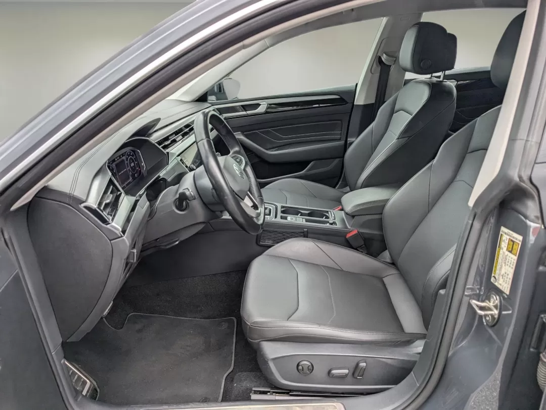 2021 Volkswagen Arteon SE (WVWAR7AN6ME) with an Other engine, located at 3959 U.S. 80 W, Phenix City, AL, 36870, (334) 297-4885, 32.469296, -85.135185 - **Elevate Your Daily Drive with the 2021 Volkswagen Arteon SE! Perfect for Commuters and Families Alike**<br /> <br /> Are you ready to transform your daily commute into an exhilarating adventure? The 2021 Volkswagen Arteon SE is here to redefine your driving experience, whether you're navigating bu - Photo#9