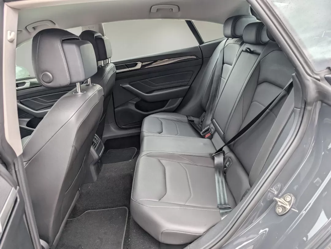 2021 Volkswagen Arteon SE (WVWAR7AN6ME) with an Other engine, located at 3959 U.S. 80 W, Phenix City, AL, 36870, (334) 297-4885, 32.469296, -85.135185 - **Elevate Your Daily Drive with the 2021 Volkswagen Arteon SE! Perfect for Commuters and Families Alike**<br /> <br /> Are you ready to transform your daily commute into an exhilarating adventure? The 2021 Volkswagen Arteon SE is here to redefine your driving experience, whether you're navigating bu - Photo#10