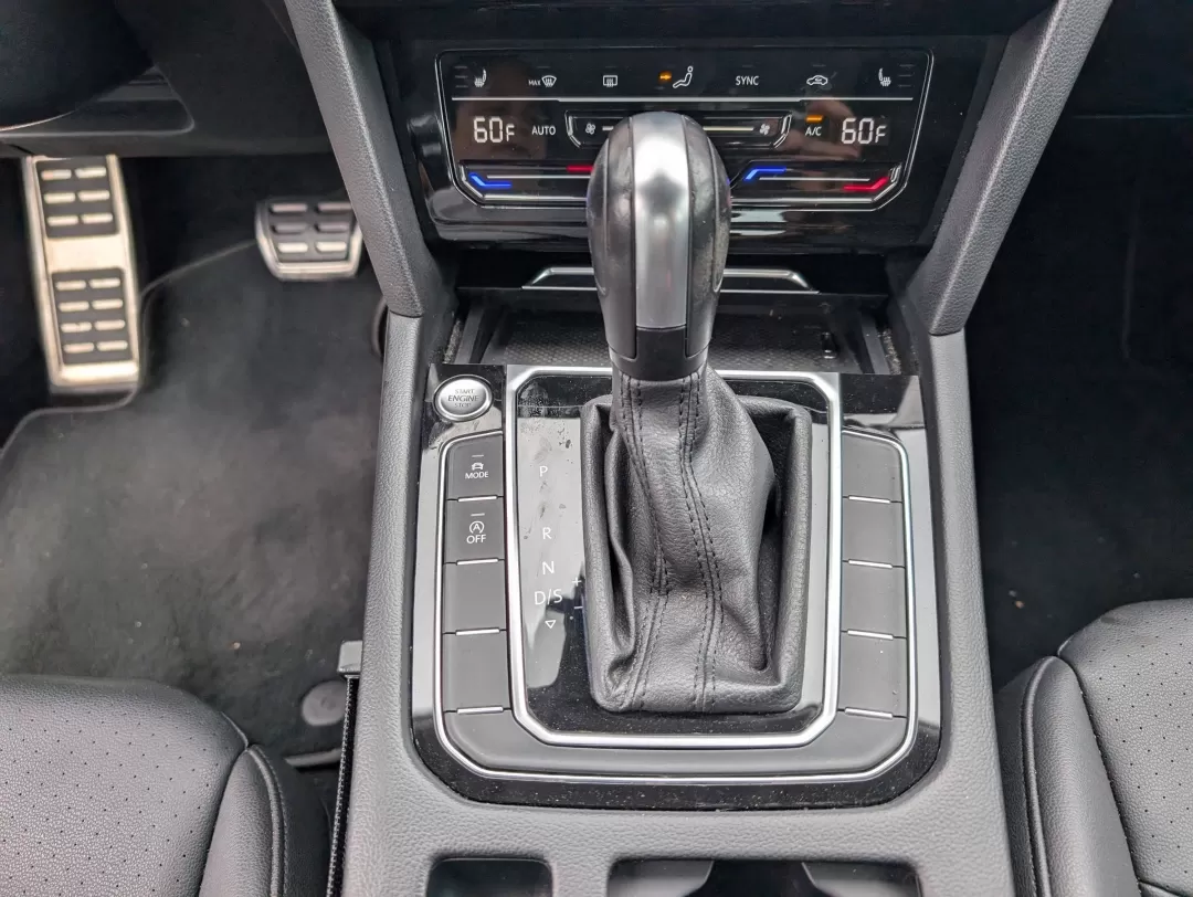 2021 Volkswagen Arteon SE (WVWAR7AN6ME) with an Other engine, located at 3959 U.S. 80 W, Phenix City, AL, 36870, (334) 297-4885, 32.469296, -85.135185 - **Elevate Your Daily Drive with the 2021 Volkswagen Arteon SE! Perfect for Commuters and Families Alike**<br /> <br /> Are you ready to transform your daily commute into an exhilarating adventure? The 2021 Volkswagen Arteon SE is here to redefine your driving experience, whether you're navigating bu - Photo#12