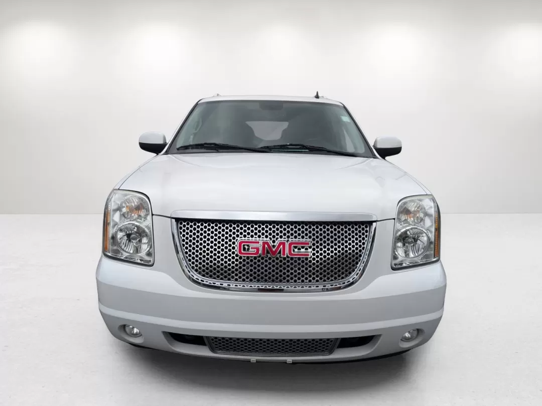2013 /Ebony GMC Yukon XL Denali (1GKS2MEF2DR) with an Other engine, located at 3959 U.S. 80 W, Phenix City, AL, 36870, (334) 297-4885, 32.469296, -85.135185 - **Adventure Awaits with the 2013 GMC Yukon XL Denali!**<br /> <br /> Are you searching for a vehicle that can seamlessly transition from school drop-offs to weekend family adventures? Look no further than this stunning 2013 GMC Yukon XL Denali, available now at Gils Auto in Phenix City, AL. This spa - Photo#1