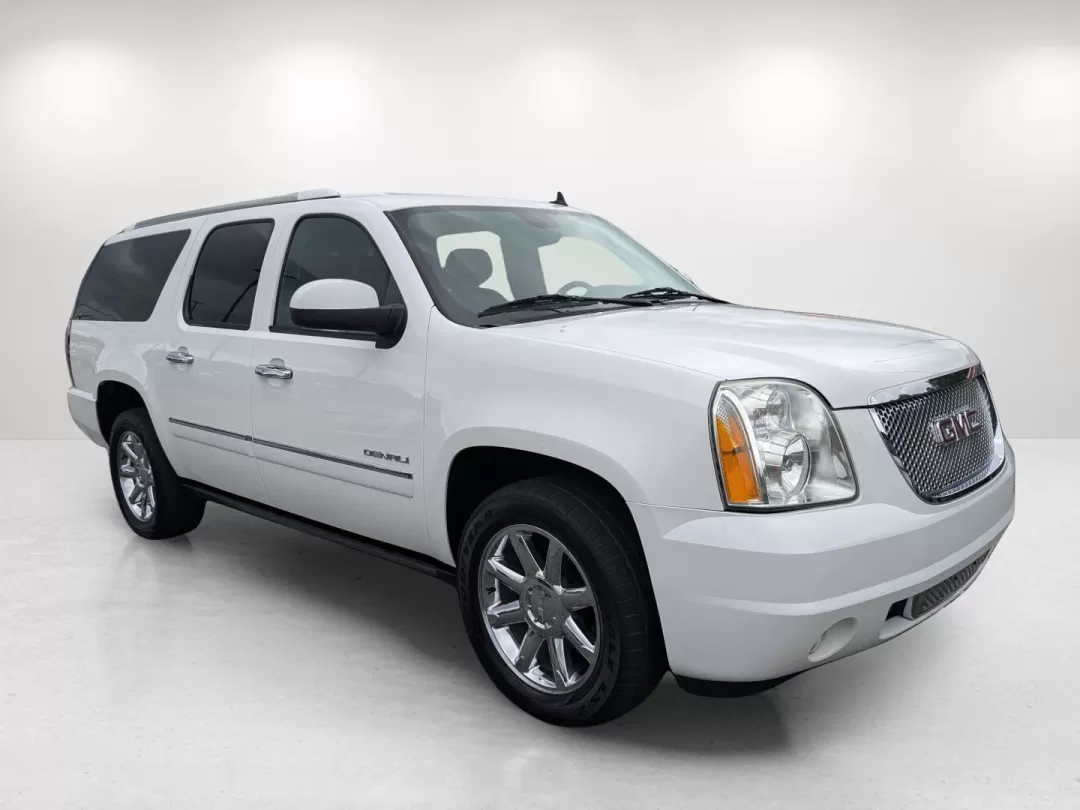 2013 /Ebony GMC Yukon XL Denali (1GKS2MEF2DR) with an Other engine, located at 3959 U.S. 80 W, Phenix City, AL, 36870, (334) 297-4885, 32.469296, -85.135185 - **Adventure Awaits with the 2013 GMC Yukon XL Denali!**<br /> <br /> Are you searching for a vehicle that can seamlessly transition from school drop-offs to weekend family adventures? Look no further than this stunning 2013 GMC Yukon XL Denali, available now at Gils Auto in Phenix City, AL. This spa - Photo#2