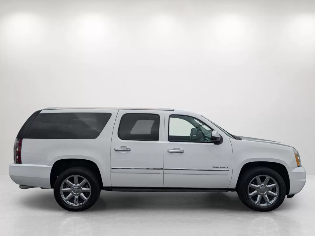 2013 /Ebony GMC Yukon XL Denali (1GKS2MEF2DR) with an Other engine, located at 3959 U.S. 80 W, Phenix City, AL, 36870, (334) 297-4885, 32.469296, -85.135185 - **Adventure Awaits with the 2013 GMC Yukon XL Denali!**<br /> <br /> Are you searching for a vehicle that can seamlessly transition from school drop-offs to weekend family adventures? Look no further than this stunning 2013 GMC Yukon XL Denali, available now at Gils Auto in Phenix City, AL. This spa - Photo#3