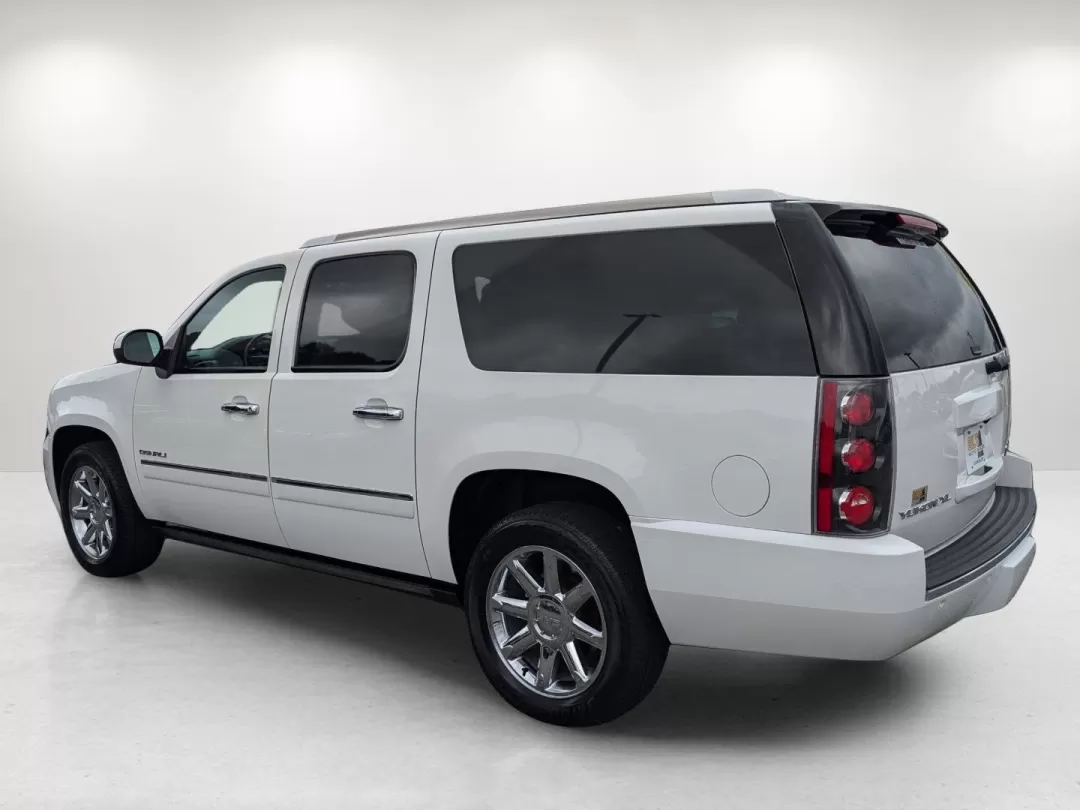2013 /Ebony GMC Yukon XL Denali (1GKS2MEF2DR) with an Other engine, located at 3959 U.S. 80 W, Phenix City, AL, 36870, (334) 297-4885, 32.469296, -85.135185 - **Adventure Awaits with the 2013 GMC Yukon XL Denali!**<br /> <br /> Are you searching for a vehicle that can seamlessly transition from school drop-offs to weekend family adventures? Look no further than this stunning 2013 GMC Yukon XL Denali, available now at Gils Auto in Phenix City, AL. This spa - Photo#6