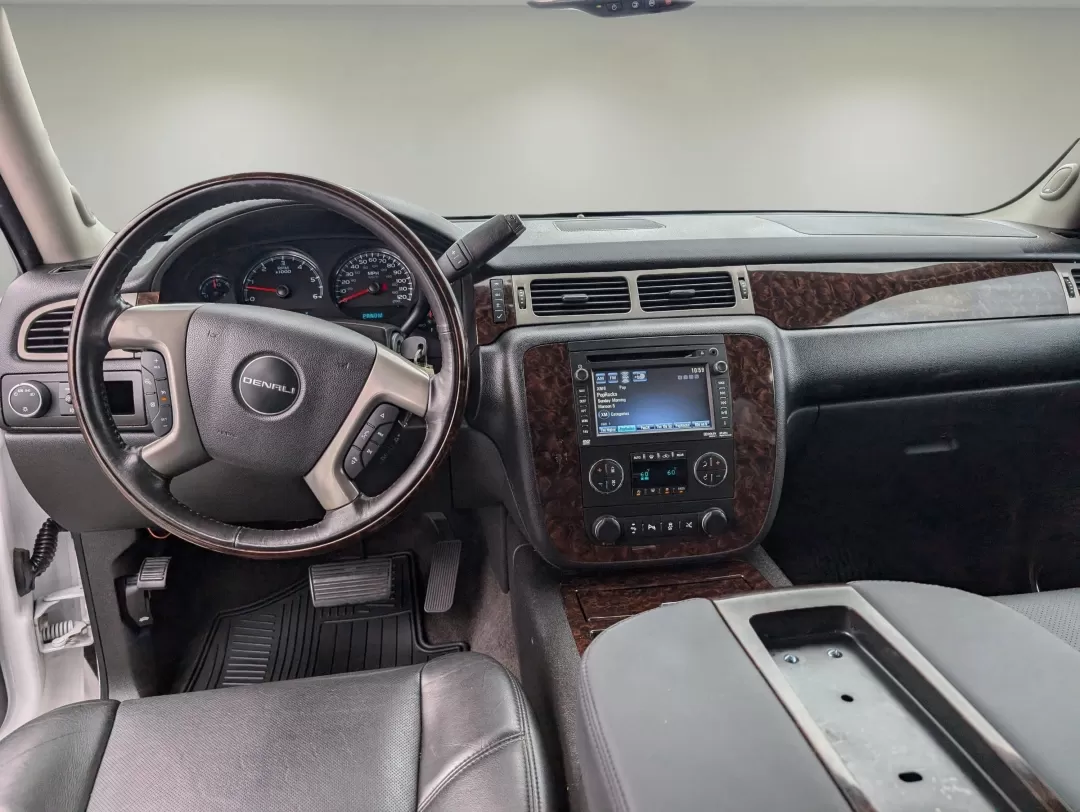 2013 /Ebony GMC Yukon XL Denali (1GKS2MEF2DR) with an Other engine, located at 3959 U.S. 80 W, Phenix City, AL, 36870, (334) 297-4885, 32.469296, -85.135185 - **Adventure Awaits with the 2013 GMC Yukon XL Denali!**<br /> <br /> Are you searching for a vehicle that can seamlessly transition from school drop-offs to weekend family adventures? Look no further than this stunning 2013 GMC Yukon XL Denali, available now at Gils Auto in Phenix City, AL. This spa - Photo#12