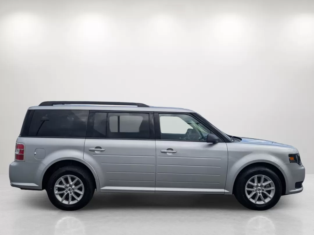 2019 Ford Flex SE (2FMGK5B82KB) with an Other engine, located at 3959 U.S. 80 W, Phenix City, AL, 36870, (334) 297-4885, 32.469296, -85.135185 - Are you searching for the perfect vehicle to accommodate your growing family or facilitate your daily commute? Look no further! Gils Auto in Phenix City, AL, presents an incredible opportunity to elevate your lifestyle with the versatile 2019 Ford Flex SE. This spacious crossover is ideal for famili - Photo#4