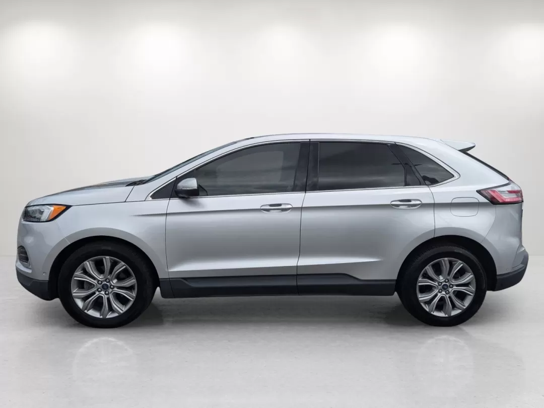 2019 Ford Edge Titanium (2FMPK3K9XKB) with an Other engine, located at 3959 U.S. 80 W, Phenix City, AL, 36870, (334) 297-4885, 32.469296, -85.135185 - Looking for the perfect vehicle to elevate your daily commute or weekend adventures? Look no further! Gils Auto in Phenix City, AL, is thrilled to present this 2019 Ford Edge Titanium, an SUV designed for those who want a blend of style, comfort, and performance. Whether you're navigating the bustli - Photo#8