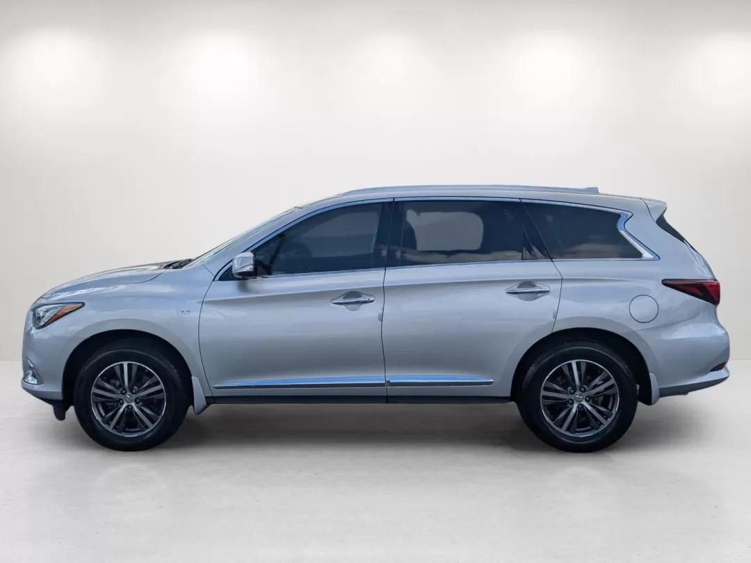 2017 /Graphite Infiniti QX60 (5N1DL0MM6HC) with an Other engine, located at 3959 U.S. 80 W, Phenix City, AL, 36870, (334) 297-4885, 32.469296, -85.135185 - **Discover Your Adventure with the 2017 Infiniti QX60 AWD at Gils Auto!**<br /> <br /> Are you looking for a versatile SUV that can handle the demands of a busy lifestyle while providing a touch of luxury? Look no further than this stunning 2017 Infiniti QX60, now available at Gils Auto in Phenix Ci - Photo#8