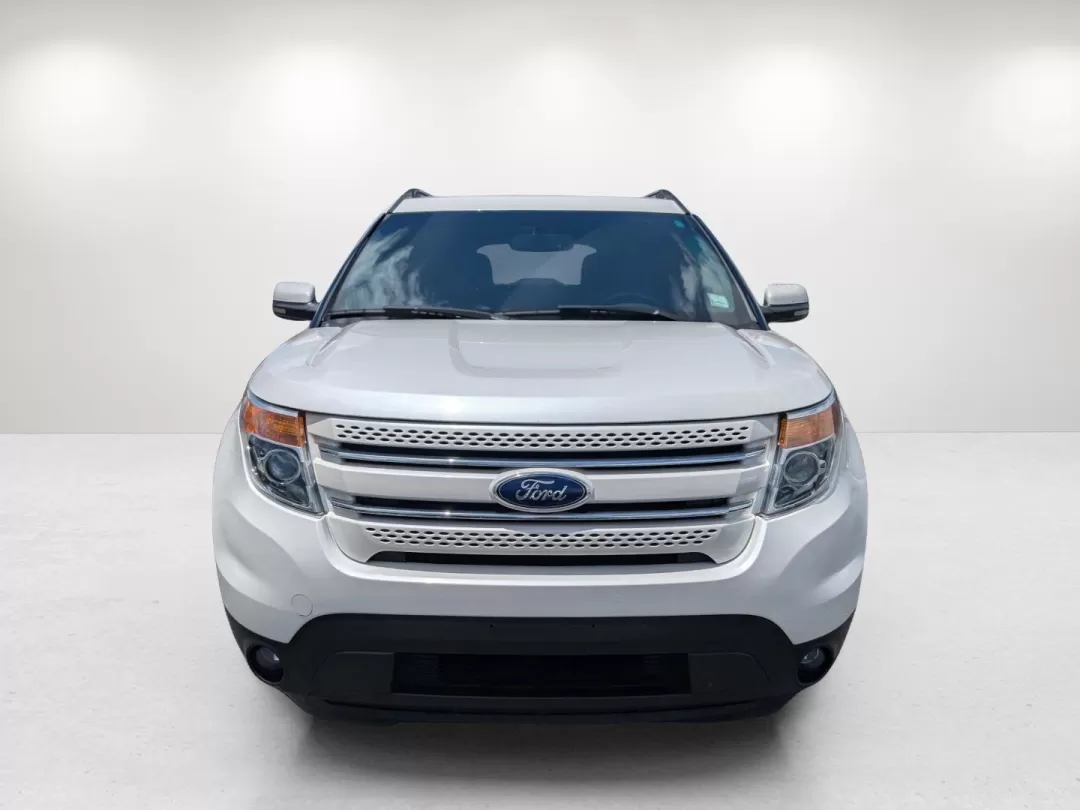 2013 Ford Explorer Limited (1FM5K7F88DG) with an Other engine, located at 3959 U.S. 80 W, Phenix City, AL, 36870, (334) 297-4885, 32.469296, -85.135185 - **Discover Adventure and Comfort with the 2013 Ford Explorer Limited at Gils Auto**<br /> <br /> Are you ready to elevate your family adventures or conquer your daily commutes with a vehicle that combines style, comfort, and safety? Look no further! The 2013 Ford Explorer Limited is the perfect comp - Photo#2