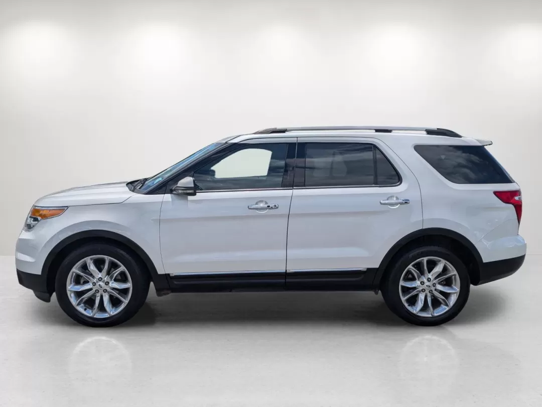 2013 Ford Explorer Limited (1FM5K7F88DG) with an Other engine, located at 3959 U.S. 80 W, Phenix City, AL, 36870, (334) 297-4885, 32.469296, -85.135185 - **Discover Adventure and Comfort with the 2013 Ford Explorer Limited at Gils Auto**<br /> <br /> Are you ready to elevate your family adventures or conquer your daily commutes with a vehicle that combines style, comfort, and safety? Look no further! The 2013 Ford Explorer Limited is the perfect comp - Photo#8