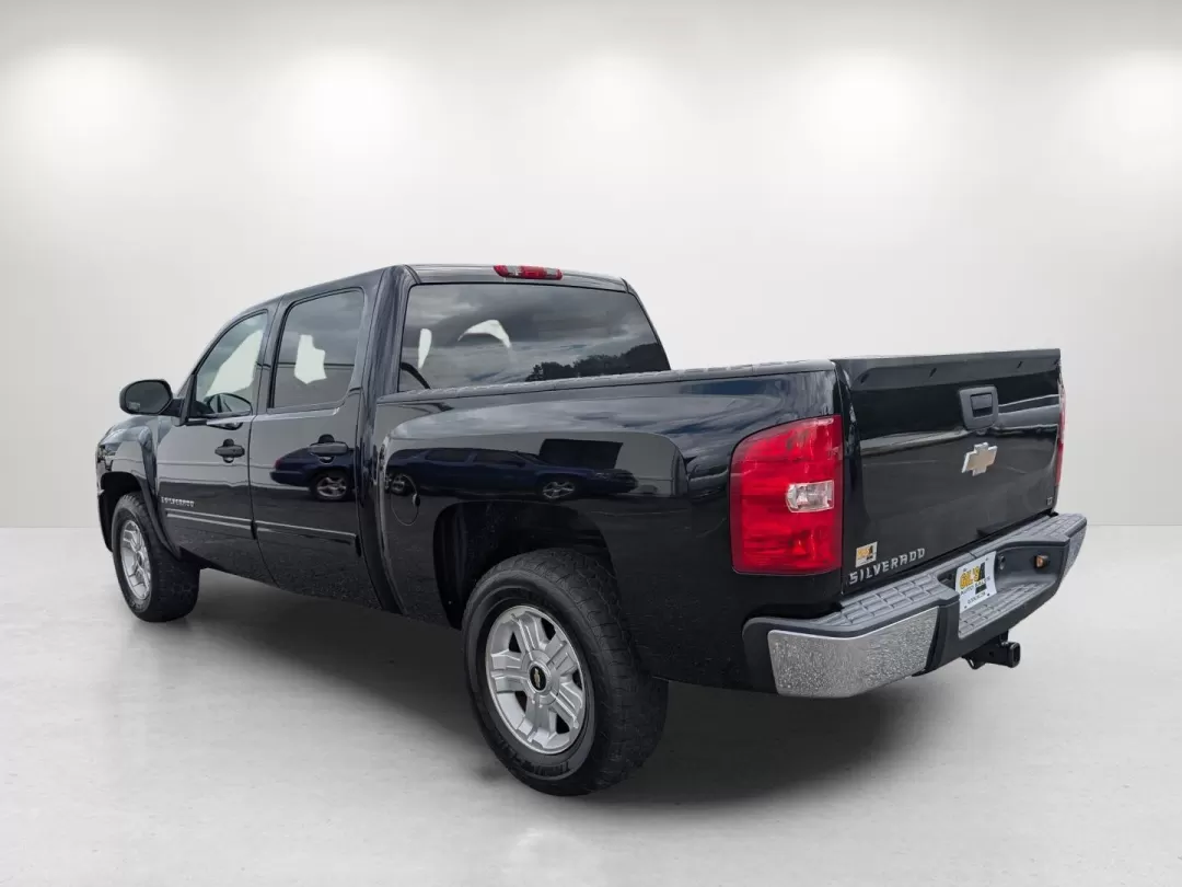 2009 /Light Titanium/Ebony Chevrolet Silverado 1500 LT (3GCEC23JX9G) with an Other engine, located at 3959 U.S. 80 W, Phenix City, AL, 36870, (334) 297-4885, 32.469296, -85.135185 - **Unleash Your Adventurous Spirit with the 2009 Chevrolet Silverado 1500 LT at Gils Auto - Phenix City!**<br /> <br /> Are you looking for a dependable, rugged truck that can handle both your daily commute and weekend adventures? Look no further than our 2009 Chevrolet Silverado 1500 LT, available n - Photo#6