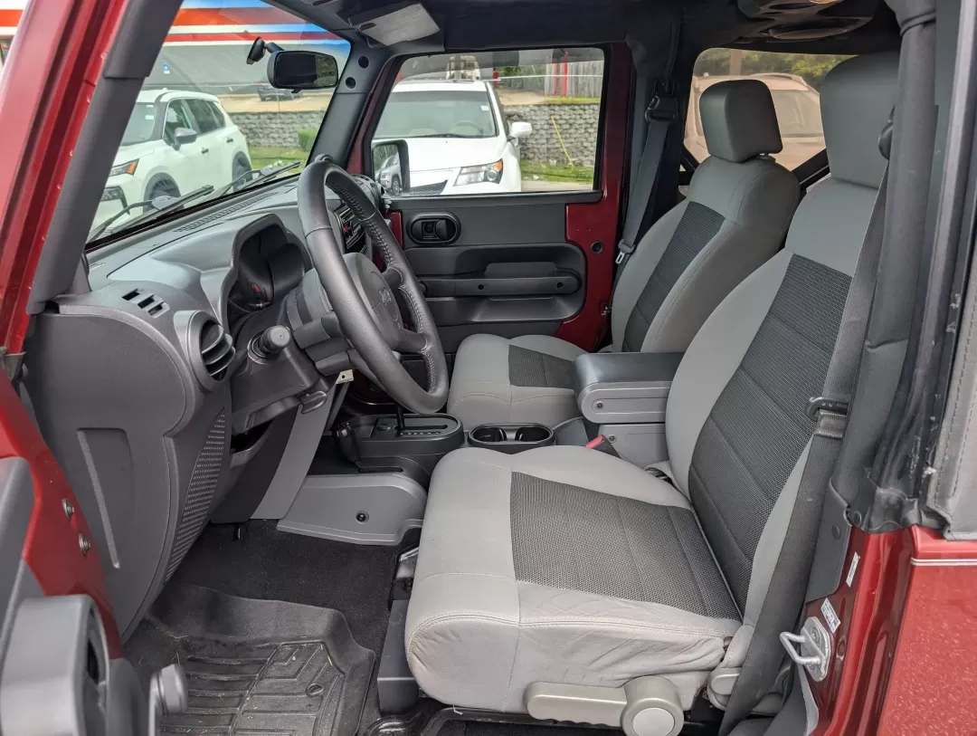 2008 /Dark/Medium Slate Gray Jeep Wrangler X (1J4FA24198L) with an Other engine, located at 3959 U.S. 80 W, Phenix City, AL, 36870, (334) 297-4885, 32.469296, -85.135185 - **Adventure Awaits: 2008 Jeep Wrangler X - Your Ultimate Outdoor Companion!**<br /> <br /> Are you ready to conquer Alabama's beautiful landscapes and create unforgettable memories? The 2008 Jeep Wrangler X, available at Gils Auto in Prattville, AL, is the perfect vehicle for those who crave adventu - Photo#9