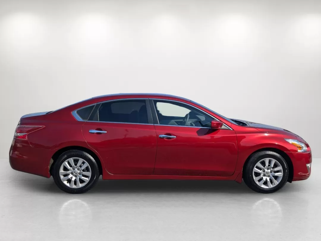 2013 /Beige Nissan Altima 2.5 S (1N4AL3AP2DC) with an Other engine, located at 1430 Gateway Drive, Opelika, AL, 36801, (334) 239-0944, 32.637871, -85.409790 - **Discover the Perfect Commuter Companion: 2013 Nissan Altima at Gils Auto - Phenix City** <br /> <br /> If you're in the market for a reliable and stylish sedan that makes daily commutes a breeze, look no further! The 2013 Nissan Altima, available at Gils Auto in Phenix City, AL, is the ideal choi - Photo#3