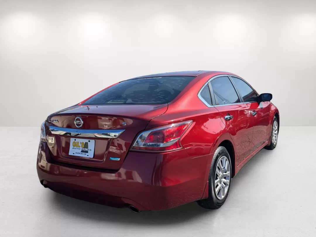 2013 /Beige Nissan Altima 2.5 S (1N4AL3AP2DC) with an Other engine, located at 1430 Gateway Drive, Opelika, AL, 36801, (334) 239-0944, 32.637871, -85.409790 - **Discover the Perfect Commuter Companion: 2013 Nissan Altima at Gils Auto - Phenix City** <br /> <br /> If you're in the market for a reliable and stylish sedan that makes daily commutes a breeze, look no further! The 2013 Nissan Altima, available at Gils Auto in Phenix City, AL, is the ideal choi - Photo#4