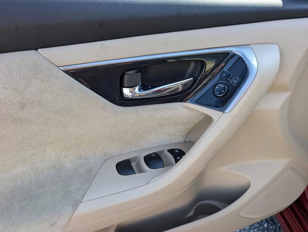 2013 /Beige Nissan Altima 2.5 S (1N4AL3AP2DC) with an Other engine, located at 1430 Gateway Drive, Opelika, AL, 36801, (334) 239-0944, 32.637871, -85.409790 - **Discover the Perfect Commuter Companion: 2013 Nissan Altima at Gils Auto - Phenix City** <br /> <br /> If you're in the market for a reliable and stylish sedan that makes daily commutes a breeze, look no further! The 2013 Nissan Altima, available at Gils Auto in Phenix City, AL, is the ideal choi - Photo#8