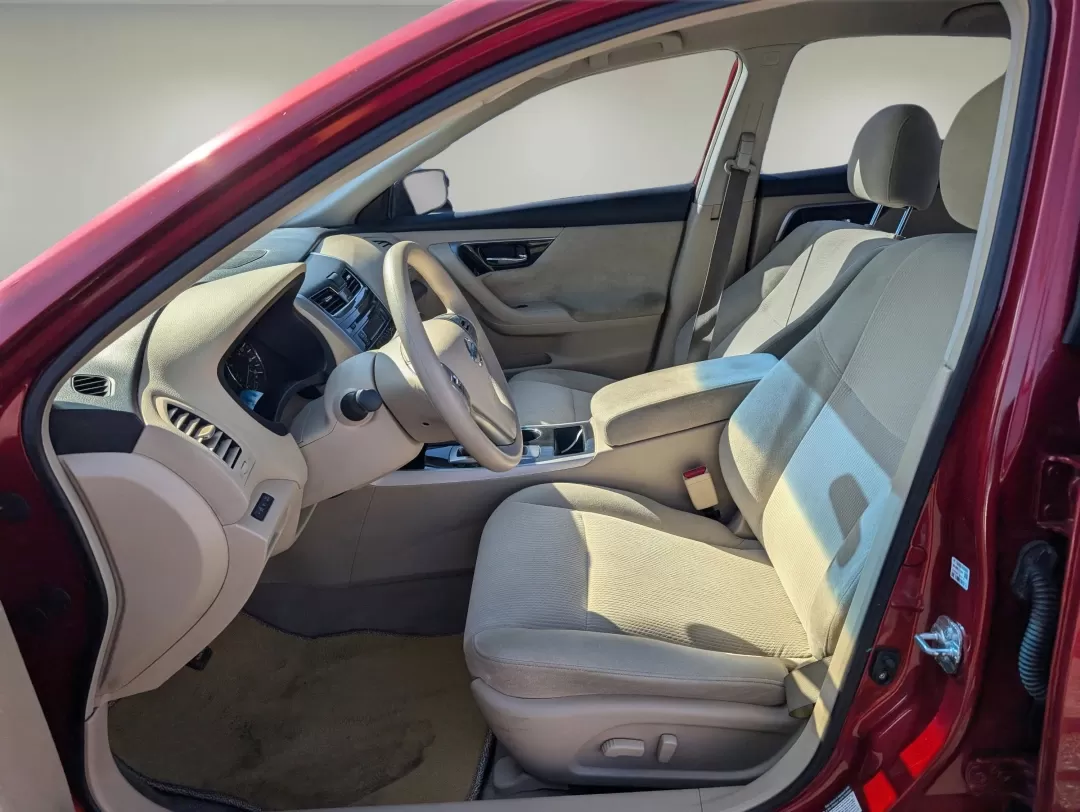 2013 /Beige Nissan Altima 2.5 S (1N4AL3AP2DC) with an Other engine, located at 1430 Gateway Drive, Opelika, AL, 36801, (334) 239-0944, 32.637871, -85.409790 - **Discover the Perfect Commuter Companion: 2013 Nissan Altima at Gils Auto - Phenix City** <br /> <br /> If you're in the market for a reliable and stylish sedan that makes daily commutes a breeze, look no further! The 2013 Nissan Altima, available at Gils Auto in Phenix City, AL, is the ideal choi - Photo#9