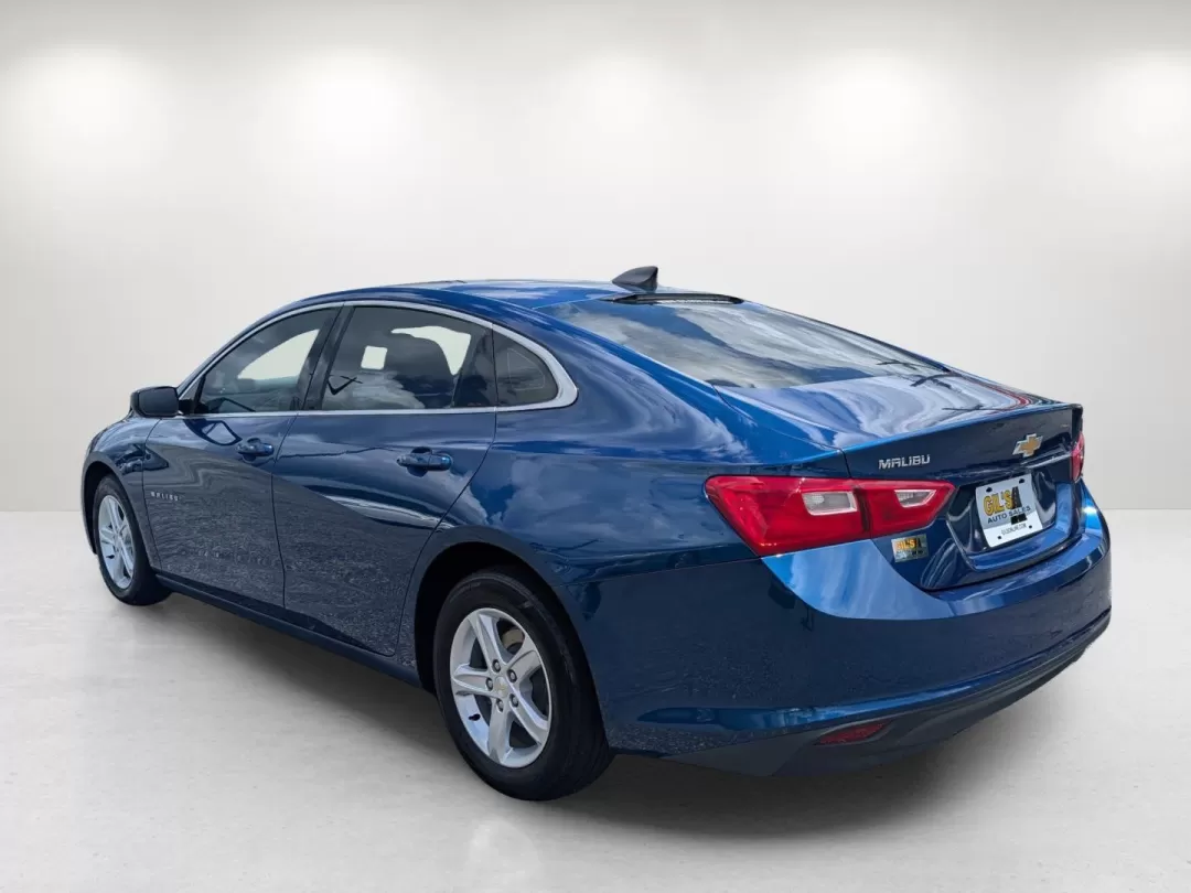 2019 /Jet Black Chevrolet Malibu LS (1G1ZB5ST1KF) with an Other engine, located at 3959 U.S. 80 W, Phenix City, AL, 36870, (334) 297-4885, 32.469296, -85.135185 - **Experience the Open Road in Style with the 2019 Chevrolet Malibu at Gils Auto!**<br /> <br /> If you're searching for the perfect vehicle to enhance your daily commute or embark on unforgettable weekend adventures, look no further than this stunning 2019 Chevrolet Malibu LS. With its sleek design - Photo#6