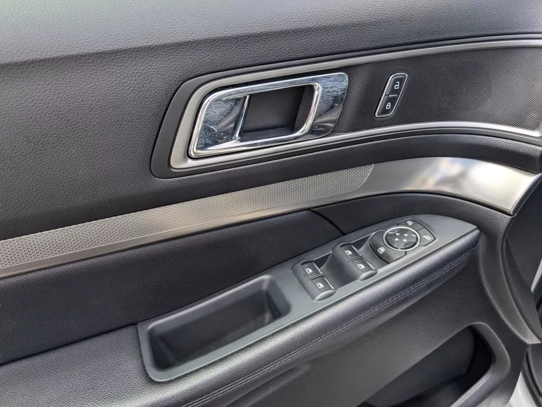 2018 Ford Explorer XLT (1FM5K7D87JG) with an Other engine, located at 3959 U.S. 80 W, Phenix City, AL, 36870, (334) 297-4885, 32.469296, -85.135185 - **Discover the Perfect SUV for Your Family Adventures at Gils Auto in Phenix City, AL!**<br /> <br /> Are you ready to elevate your family outings or daily commutes with a versatile and reliable SUV? Look no further than the stunning 2018 Ford Explorer XLT, available now at **Gils Auto**, located at - Photo#9