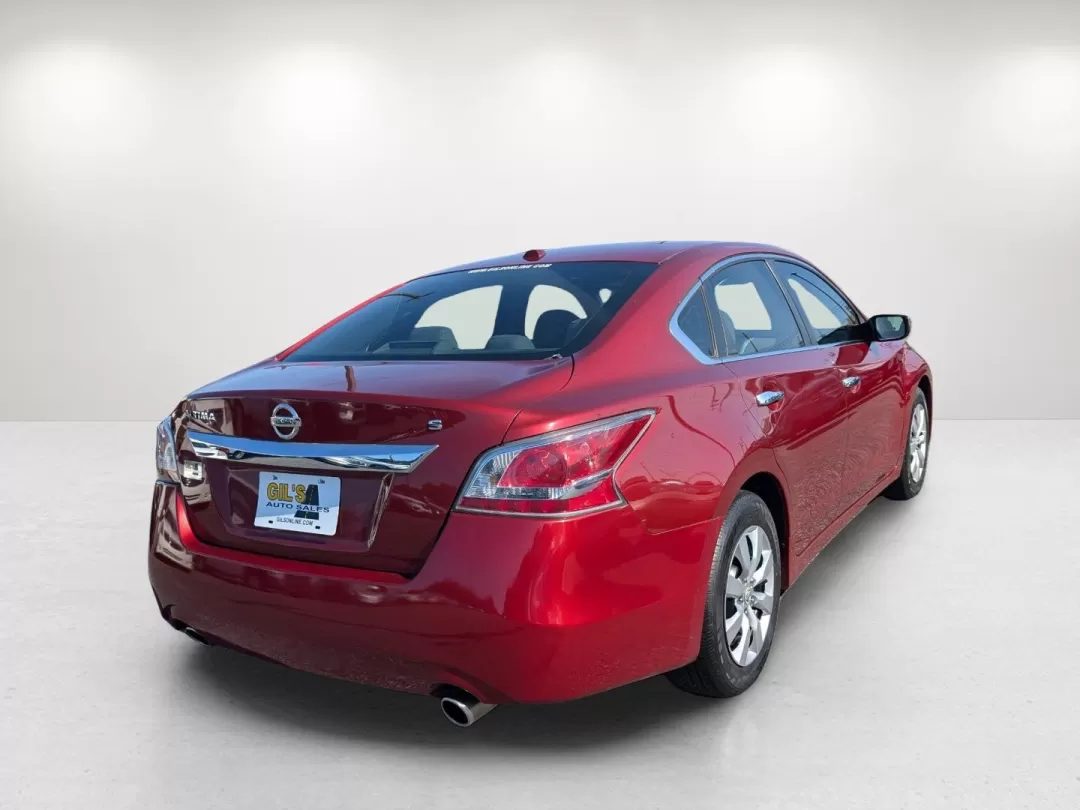 2015 Nissan Altima 2.5 S (1N4AL3AP1FN) with an Other engine, located at 7000 Northlake Connector, Columbus, GA, 31904, (706) 987-8085, 32.524975, -84.978134 - Elevate your daily drive with this stylish and reliable 2015 Nissan Altima, perfect for budget-conscious buyers looking for a dependable sedan that doesn't compromise on comfort or performance. At Gils Auto, located at 3959 U.S. 80 W, Phenix City, AL 36870, we specialize in providing a wide range of - Photo#4