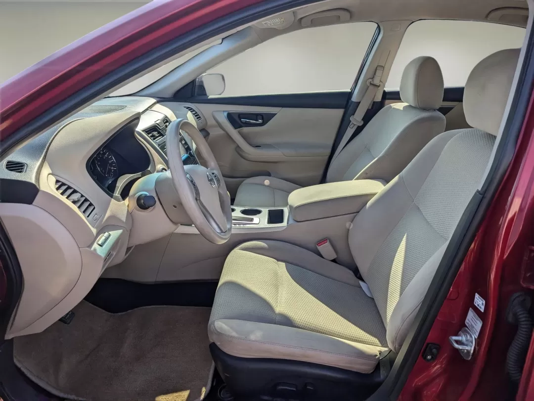 2015 Nissan Altima 2.5 S (1N4AL3AP1FN) with an Other engine, located at 7000 Northlake Connector, Columbus, GA, 31904, (706) 987-8085, 32.524975, -84.978134 - Elevate your daily drive with this stylish and reliable 2015 Nissan Altima, perfect for budget-conscious buyers looking for a dependable sedan that doesn't compromise on comfort or performance. At Gils Auto, located at 3959 U.S. 80 W, Phenix City, AL 36870, we specialize in providing a wide range of - Photo#9