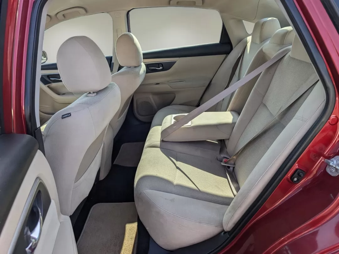 2015 Nissan Altima 2.5 S (1N4AL3AP1FN) with an Other engine, located at 7000 Northlake Connector, Columbus, GA, 31904, (706) 987-8085, 32.524975, -84.978134 - Elevate your daily drive with this stylish and reliable 2015 Nissan Altima, perfect for budget-conscious buyers looking for a dependable sedan that doesn't compromise on comfort or performance. At Gils Auto, located at 3959 U.S. 80 W, Phenix City, AL 36870, we specialize in providing a wide range of - Photo#10
