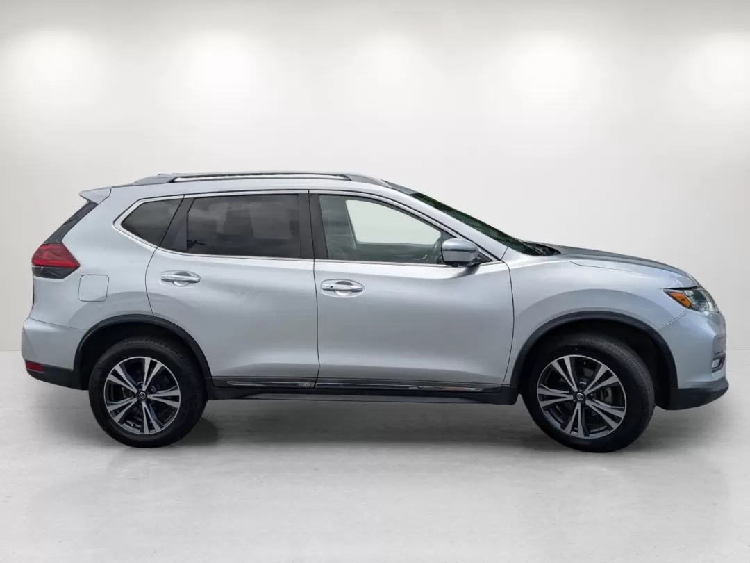 2018 /Charcoal Nissan Rogue SL (5N1AT2MV9JC) with an Other engine, located at 3959 U.S. 80 W, Phenix City, AL, 36870, (334) 297-4885, 32.469296, -85.135185 - **Unleash Your Adventurous Spirit with the 2018 Nissan Rogue SL at Gils Auto - Phenix City!**<br /> <br /> Are you ready to take your lifestyle to the next level? Whether you're planning a family road trip, commuting to work, or seeking thrilling weekend adventures, the 2018 Nissan Rogue SL is desig - Photo#3