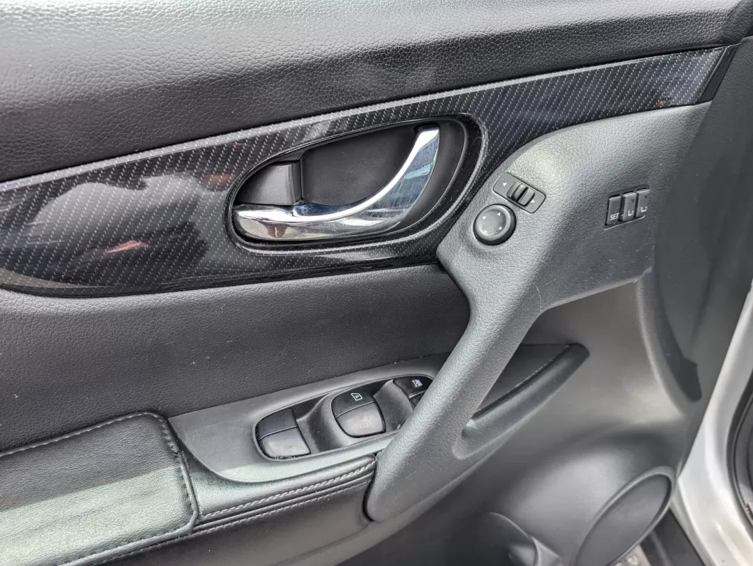 2018 /Charcoal Nissan Rogue SL (5N1AT2MV9JC) with an Other engine, located at 3959 U.S. 80 W, Phenix City, AL, 36870, (334) 297-4885, 32.469296, -85.135185 - **Unleash Your Adventurous Spirit with the 2018 Nissan Rogue SL at Gils Auto - Phenix City!**<br /> <br /> Are you ready to take your lifestyle to the next level? Whether you're planning a family road trip, commuting to work, or seeking thrilling weekend adventures, the 2018 Nissan Rogue SL is desig - Photo#8