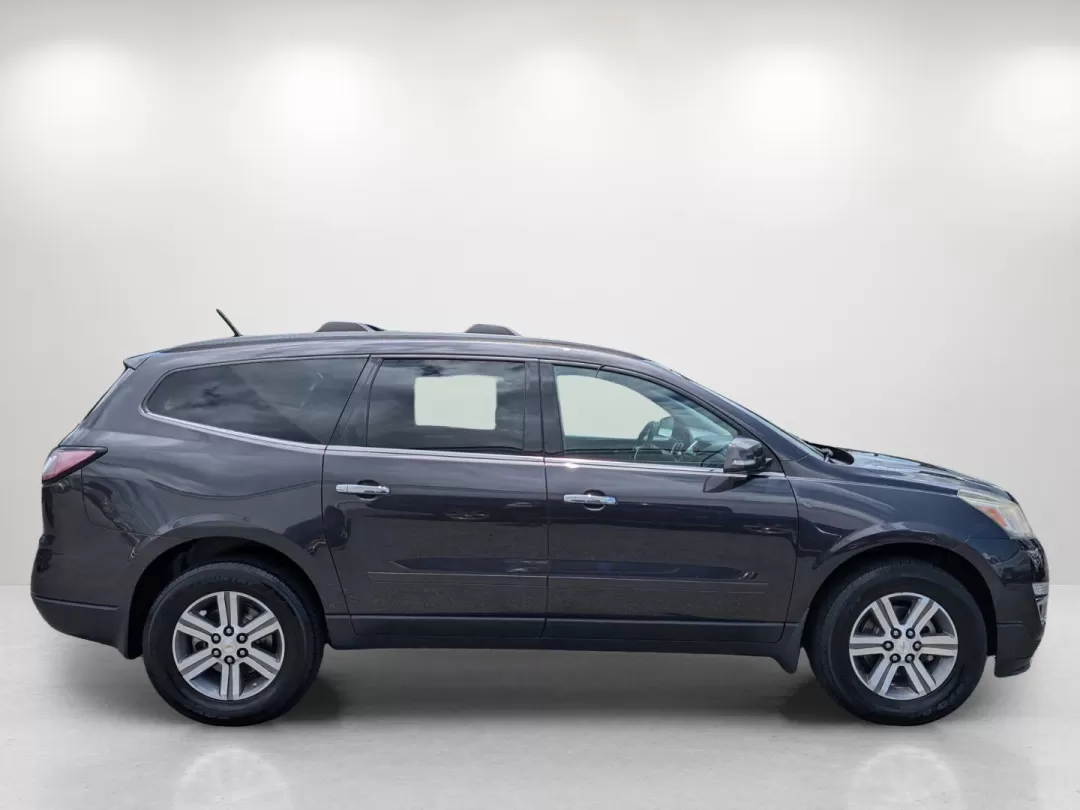 2015 /Ebony Chevrolet Traverse LT (1GNKRHKD2FJ) with an Other engine, located at 3959 U.S. 80 W, Phenix City, AL, 36870, (334) 297-4885, 32.469296, -85.135185 - **Explore Family Adventures with the 2015 Chevrolet Traverse LT at Gils Auto!**<br /> <br /> Are you ready for your next family adventure? The 2015 Chevrolet Traverse LT is the perfect companion for those weekend getaways, family road trips, or daily commutes around Phenix City, AL. With ample seati - Photo#3