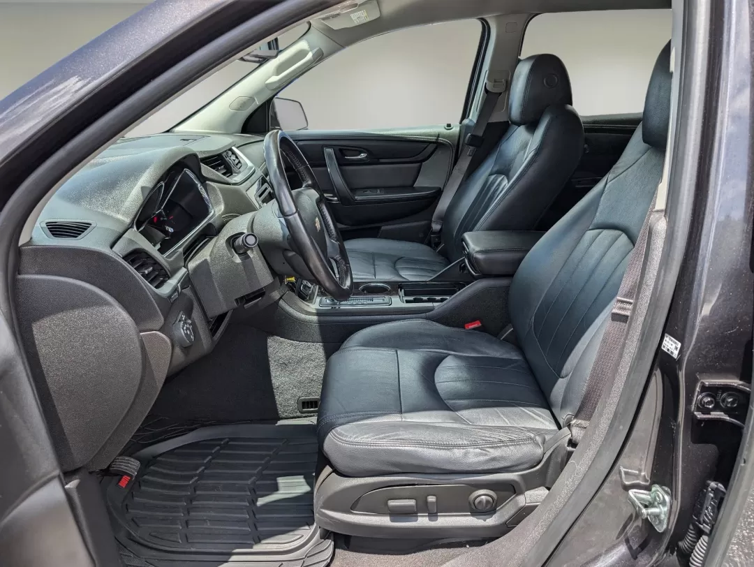 2015 /Ebony Chevrolet Traverse LT (1GNKRHKD2FJ) with an Other engine, located at 3959 U.S. 80 W, Phenix City, AL, 36870, (334) 297-4885, 32.469296, -85.135185 - **Explore Family Adventures with the 2015 Chevrolet Traverse LT at Gils Auto!**<br /> <br /> Are you ready for your next family adventure? The 2015 Chevrolet Traverse LT is the perfect companion for those weekend getaways, family road trips, or daily commutes around Phenix City, AL. With ample seati - Photo#9