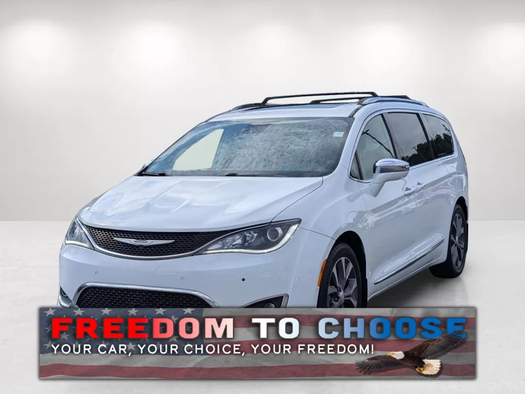 2017 /Black/Alloy Chrysler Pacifica Limited (2C4RC1GG0HR) with an Other engine, located at 7000 Northlake Connector, Columbus, GA, 31904, (706) 987-8085, 32.524975, -84.978134 - **Upgrade Your Family Adventures with the 2017 Chrysler Pacifica Limited at Gils Auto!**<br /> <br /> If you're a growing family in Phenix City, AL, looking for the ultimate vehicle to enhance your lifestyle, look no further than our stunning 2017 Chrysler Pacifica Limited. This minivan is not just - Photo#0
