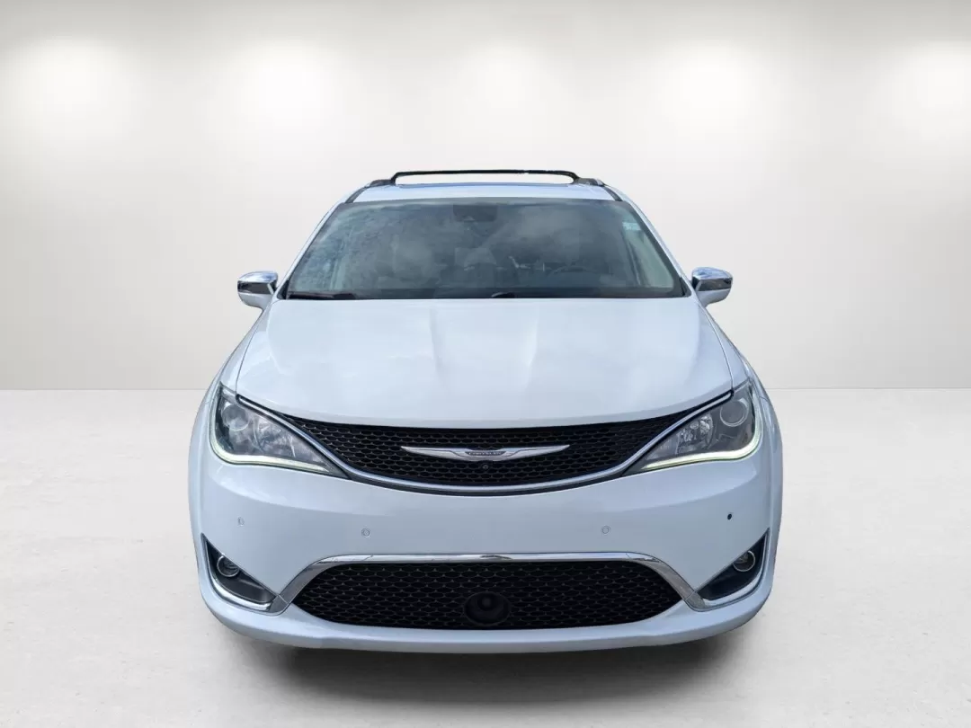 2017 /Black/Alloy Chrysler Pacifica Limited (2C4RC1GG0HR) with an Other engine, located at 7000 Northlake Connector, Columbus, GA, 31904, (706) 987-8085, 32.524975, -84.978134 - **Upgrade Your Family Adventures with the 2017 Chrysler Pacifica Limited at Gils Auto!**<br /> <br /> If you're a growing family in Phenix City, AL, looking for the ultimate vehicle to enhance your lifestyle, look no further than our stunning 2017 Chrysler Pacifica Limited. This minivan is not just - Photo#1