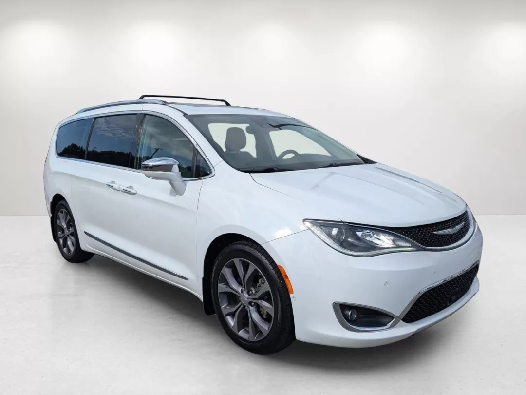 2017 /Black/Alloy Chrysler Pacifica Limited (2C4RC1GG0HR) with an Other engine, located at 7000 Northlake Connector, Columbus, GA, 31904, (706) 987-8085, 32.524975, -84.978134 - **Upgrade Your Family Adventures with the 2017 Chrysler Pacifica Limited at Gils Auto!**<br /> <br /> If you're a growing family in Phenix City, AL, looking for the ultimate vehicle to enhance your lifestyle, look no further than our stunning 2017 Chrysler Pacifica Limited. This minivan is not just - Photo#2