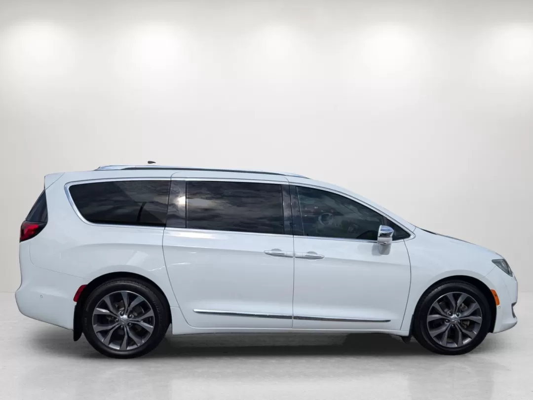 2017 /Black/Alloy Chrysler Pacifica Limited (2C4RC1GG0HR) with an Other engine, located at 7000 Northlake Connector, Columbus, GA, 31904, (706) 987-8085, 32.524975, -84.978134 - **Upgrade Your Family Adventures with the 2017 Chrysler Pacifica Limited at Gils Auto!**<br /> <br /> If you're a growing family in Phenix City, AL, looking for the ultimate vehicle to enhance your lifestyle, look no further than our stunning 2017 Chrysler Pacifica Limited. This minivan is not just - Photo#3