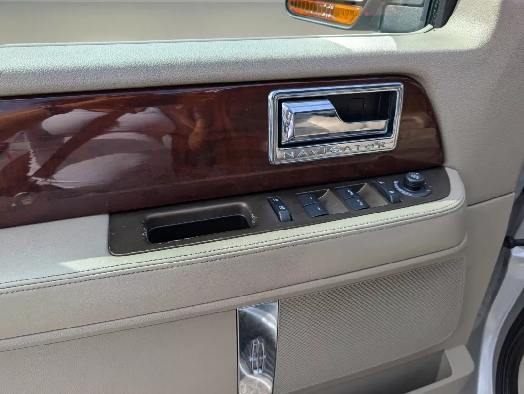 2013 Lincoln Navigator (5LMJJ2H53DE) with an Other engine, located at 5115 14th Ave., Columbus, GA, 31904, (706) 323-0345, 32.511494, -84.971046 - Are you ready to elevate your family adventures or weekend getaways? Discover the perfect blend of luxury, comfort, and capability with this stunning 2013 Lincoln Navigator. This spacious Sport Utility Vehicle (SUV) is tailored for those who prioritize both style and practicality. Whether you're tra - Photo#8