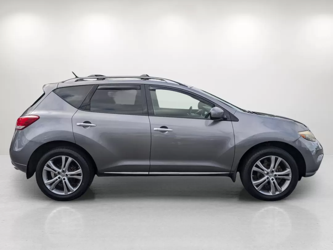 2013 /Black Nissan Murano LE (JN8AZ1MW4DW) with an Other engine, located at 5115 14th Ave., Columbus, GA, 31904, (706) 323-0345, 32.511494, -84.971046 - **Explore New Horizons with the 2013 Nissan Murano LE AWD at Gils Auto!**<br /> <br /> Are you on the hunt for a versatile vehicle that effortlessly blends comfort, style, and practicality? Look no further than this stunning 2013 Nissan Murano LE all-wheel drive SUV, available now at Gils Auto in Ph - Photo#3