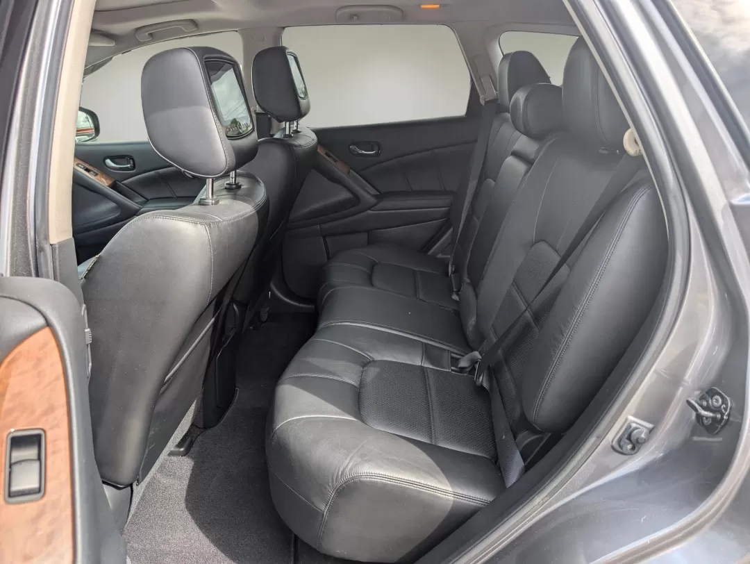 2013 /Black Nissan Murano LE (JN8AZ1MW4DW) with an Other engine, located at 5115 14th Ave., Columbus, GA, 31904, (706) 323-0345, 32.511494, -84.971046 - **Explore New Horizons with the 2013 Nissan Murano LE AWD at Gils Auto!**<br /> <br /> Are you on the hunt for a versatile vehicle that effortlessly blends comfort, style, and practicality? Look no further than this stunning 2013 Nissan Murano LE all-wheel drive SUV, available now at Gils Auto in Ph - Photo#10