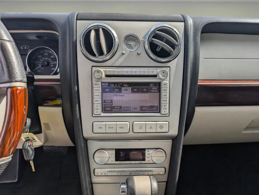 2008 Lincoln MKZ (3LNHM26T78R) with an Other engine, located at 3959 U.S. 80 W, Phenix City, AL, 36870, (334) 297-4885, 32.469296, -85.135185 - 2008 Lincoln MKZ - Photo#15