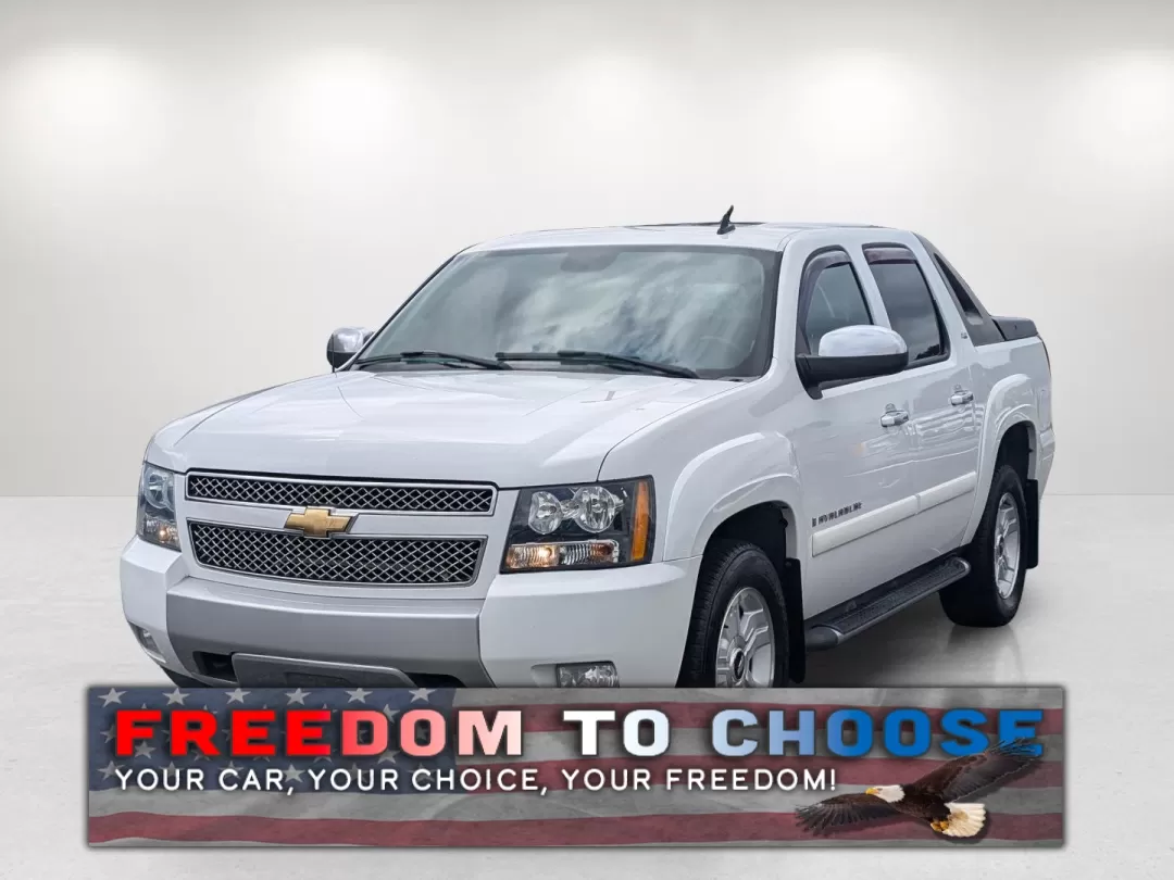 2007 /Light Titanium/Ebony Chevrolet Avalanche LT w/2LT (3GNFK12317G) with an Other engine, located at 1430 Gateway Drive, Opelika, AL, 36801, (334) 239-0944, 32.637871, -85.409790 - ### Explore New Adventures with the 2007 Chevrolet Avalanche LT at Gils Auto in Phenix City!<br /> <br /> Are you looking for the perfect vehicle that combines reliability, versatility, and comfort for your family adventures or daily commuting? Look no further than the 2007 Chevrolet Avalanche LT, n - Photo#0