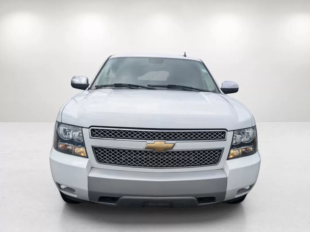 2007 /Light Titanium/Ebony Chevrolet Avalanche LT w/2LT (3GNFK12317G) with an Other engine, located at 1430 Gateway Drive, Opelika, AL, 36801, (334) 239-0944, 32.637871, -85.409790 - ### Explore New Adventures with the 2007 Chevrolet Avalanche LT at Gils Auto in Phenix City!<br /> <br /> Are you looking for the perfect vehicle that combines reliability, versatility, and comfort for your family adventures or daily commuting? Look no further than the 2007 Chevrolet Avalanche LT, n - Photo#1