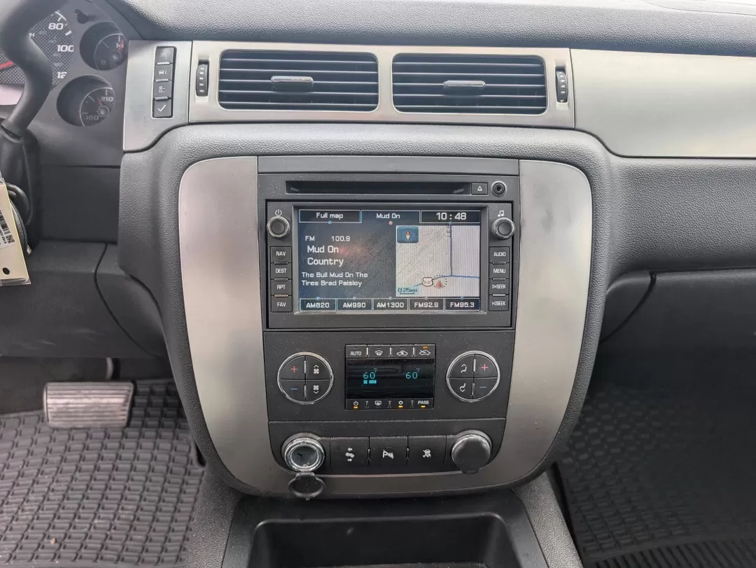 2007 /Light Titanium/Ebony Chevrolet Avalanche LT w/2LT (3GNFK12317G) with an Other engine, located at 1430 Gateway Drive, Opelika, AL, 36801, (334) 239-0944, 32.637871, -85.409790 - ### Explore New Adventures with the 2007 Chevrolet Avalanche LT at Gils Auto in Phenix City!<br /> <br /> Are you looking for the perfect vehicle that combines reliability, versatility, and comfort for your family adventures or daily commuting? Look no further than the 2007 Chevrolet Avalanche LT, n - Photo#14