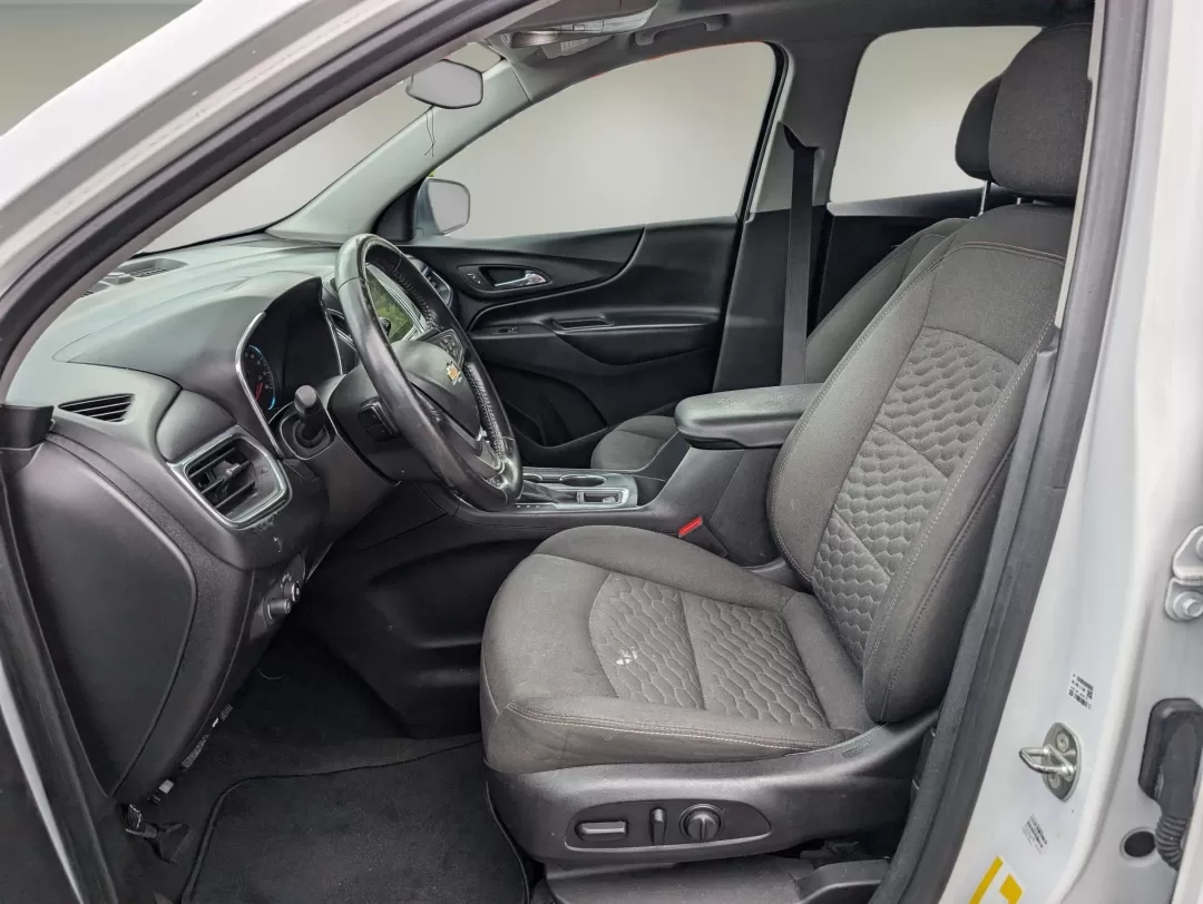 2018 /Jet Black Chevrolet Equinox LT (2GNAXJEV7J6) with an Other engine, located at 1430 Gateway Drive, Opelika, AL, 36801, (334) 239-0944, 32.637871, -85.409790 - 2018 Chevrolet Equinox LT - Photo#9