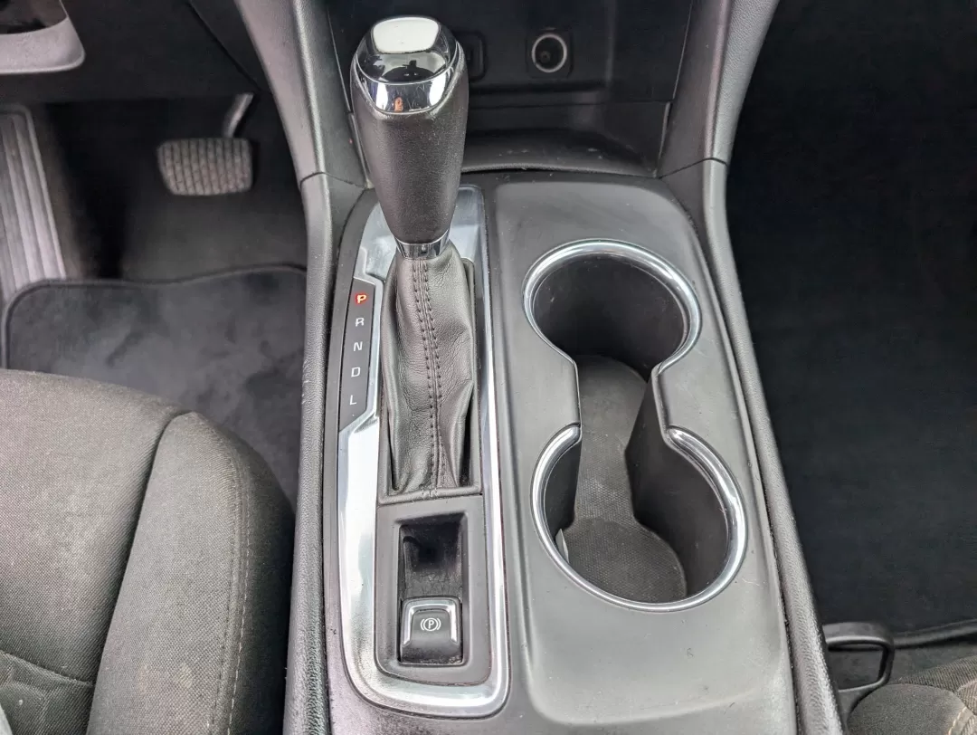 2018 /Jet Black Chevrolet Equinox LT (2GNAXJEV7J6) with an Other engine, located at 1430 Gateway Drive, Opelika, AL, 36801, (334) 239-0944, 32.637871, -85.409790 - 2018 Chevrolet Equinox LT - Photo#15